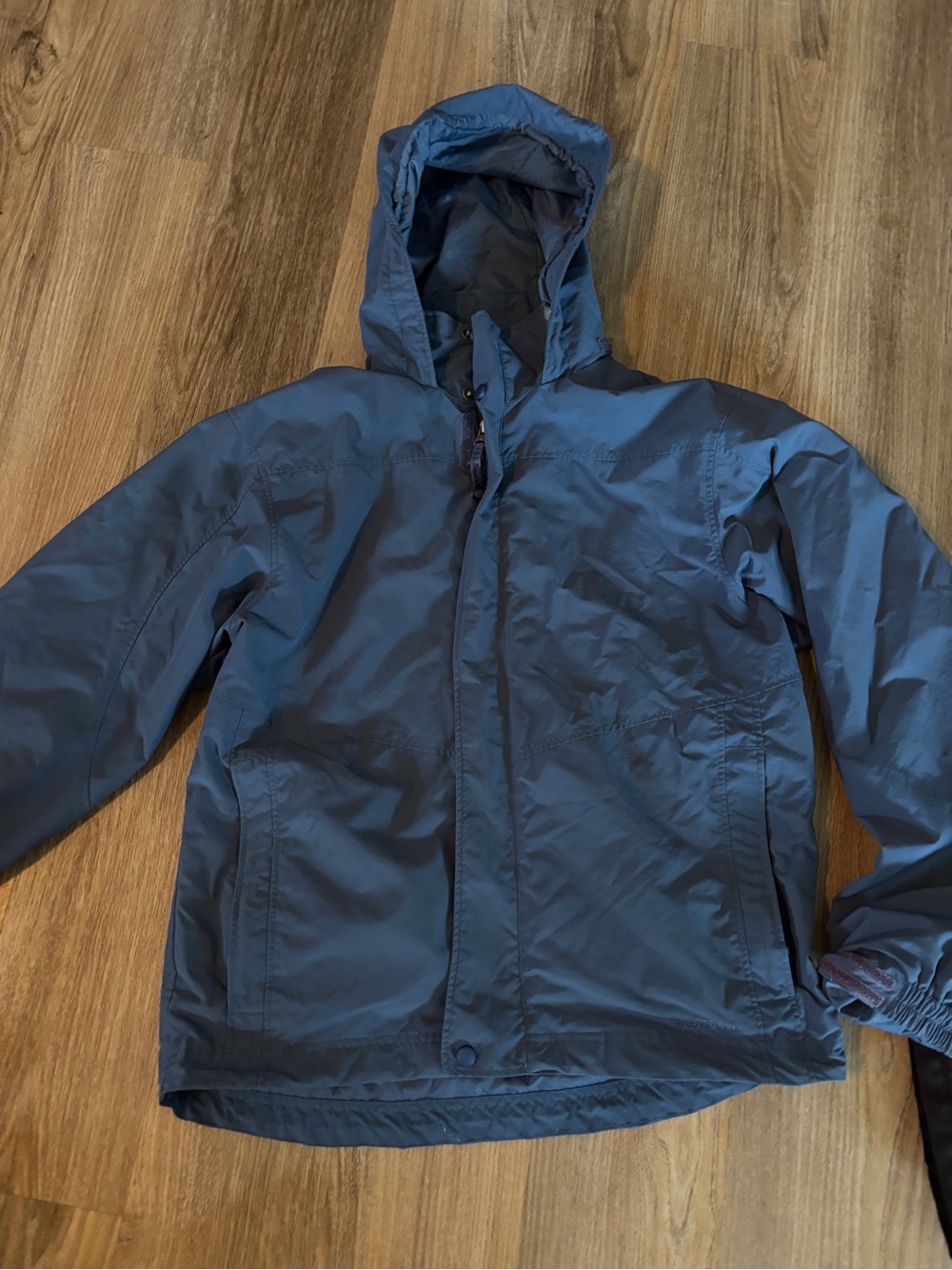 L.L. Bean Men's Hooded Raincoat - Blue Small